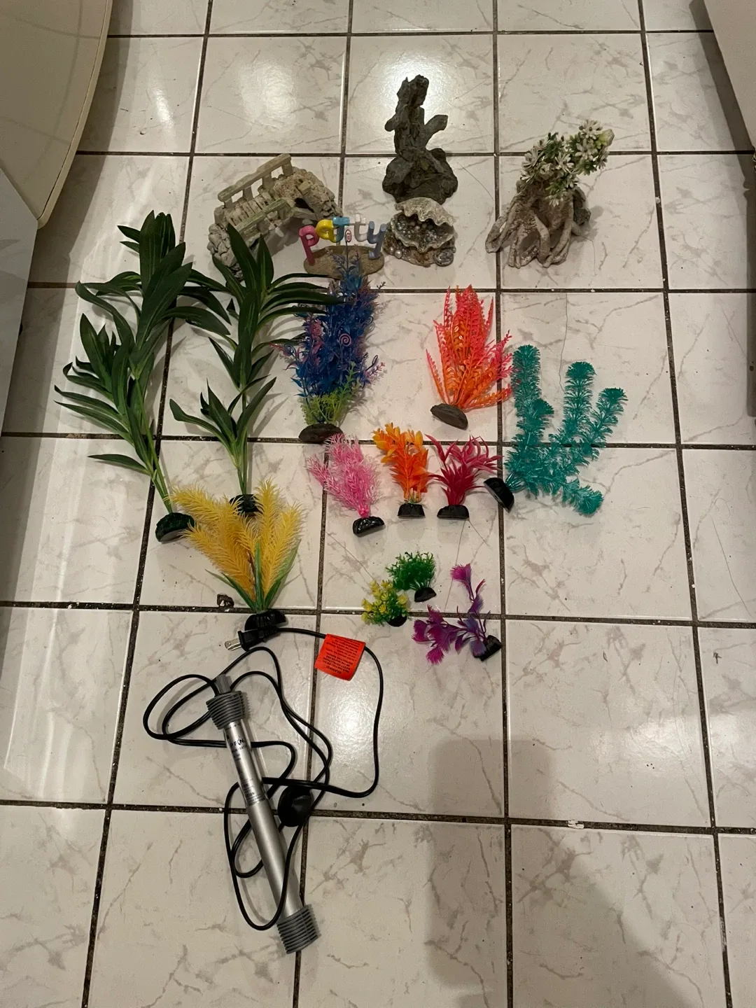 Fish Tank Decor & Heater Lot