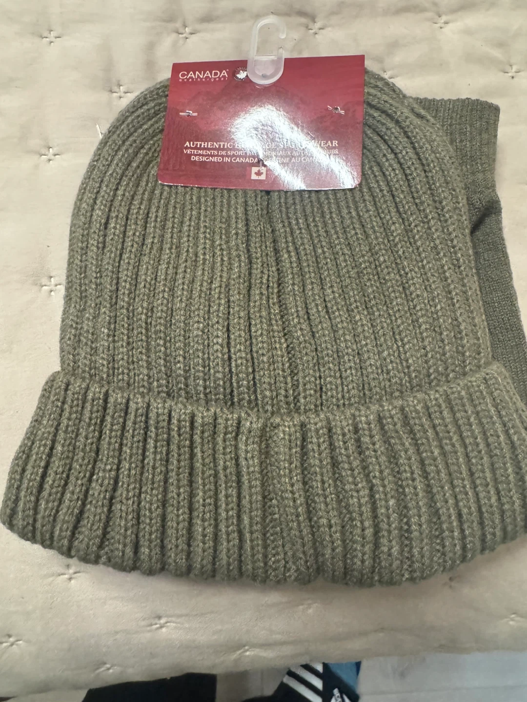 Canada Weathergear Hat & Glove Set - New - photo 2