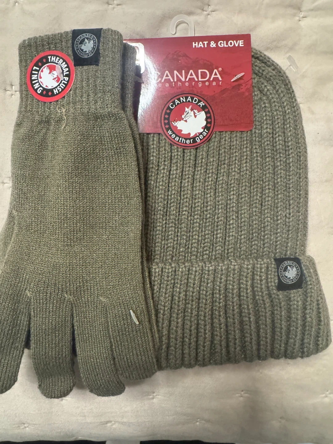 Canada Weathergear Hat & Glove Set - New - photo 4