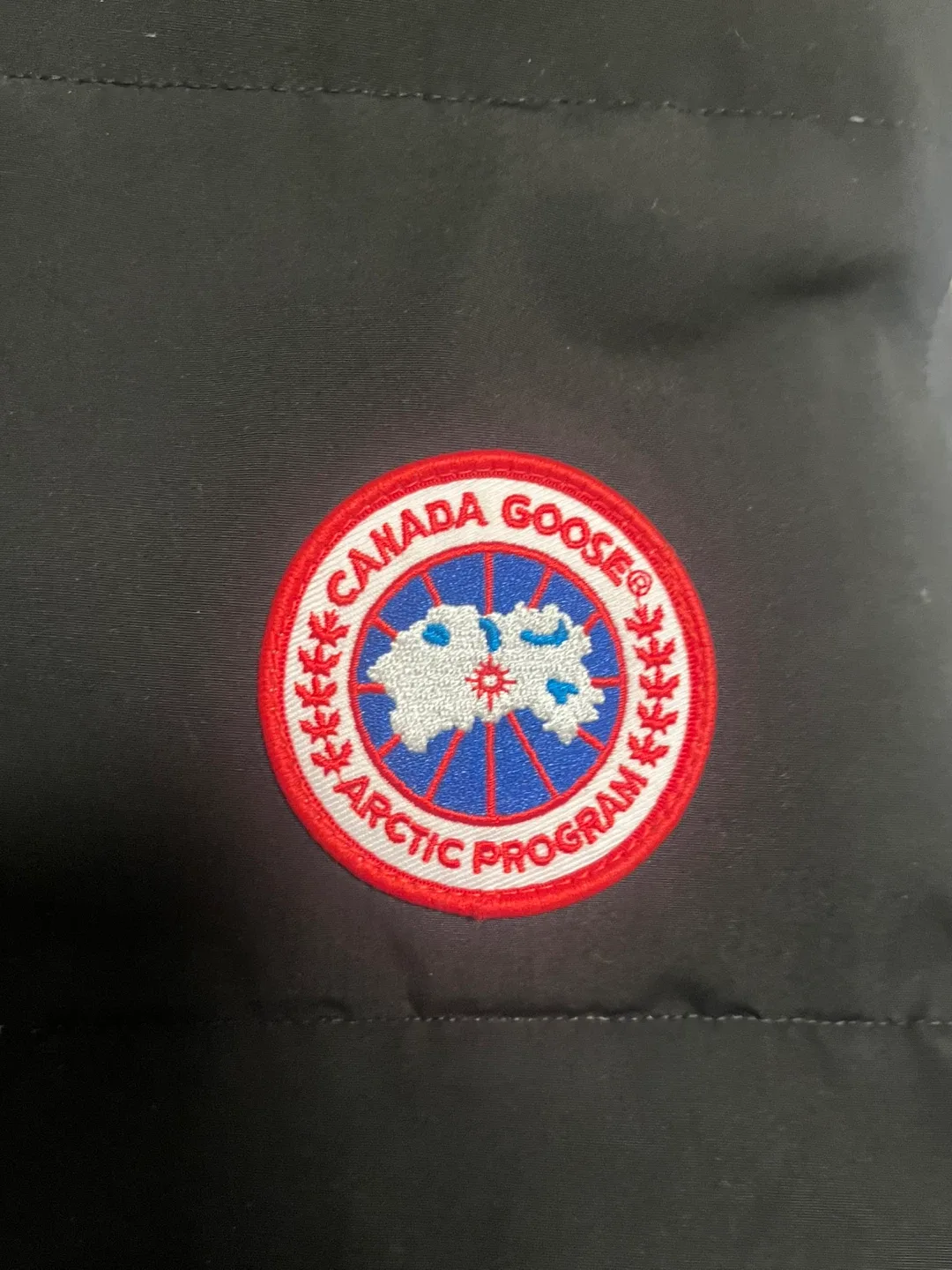 Canada Goose Black Vest - Size XL/TG image indicator(2)