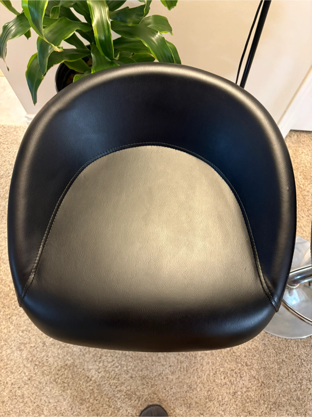 Pair of Black Swivel Bar Stools - photo 4