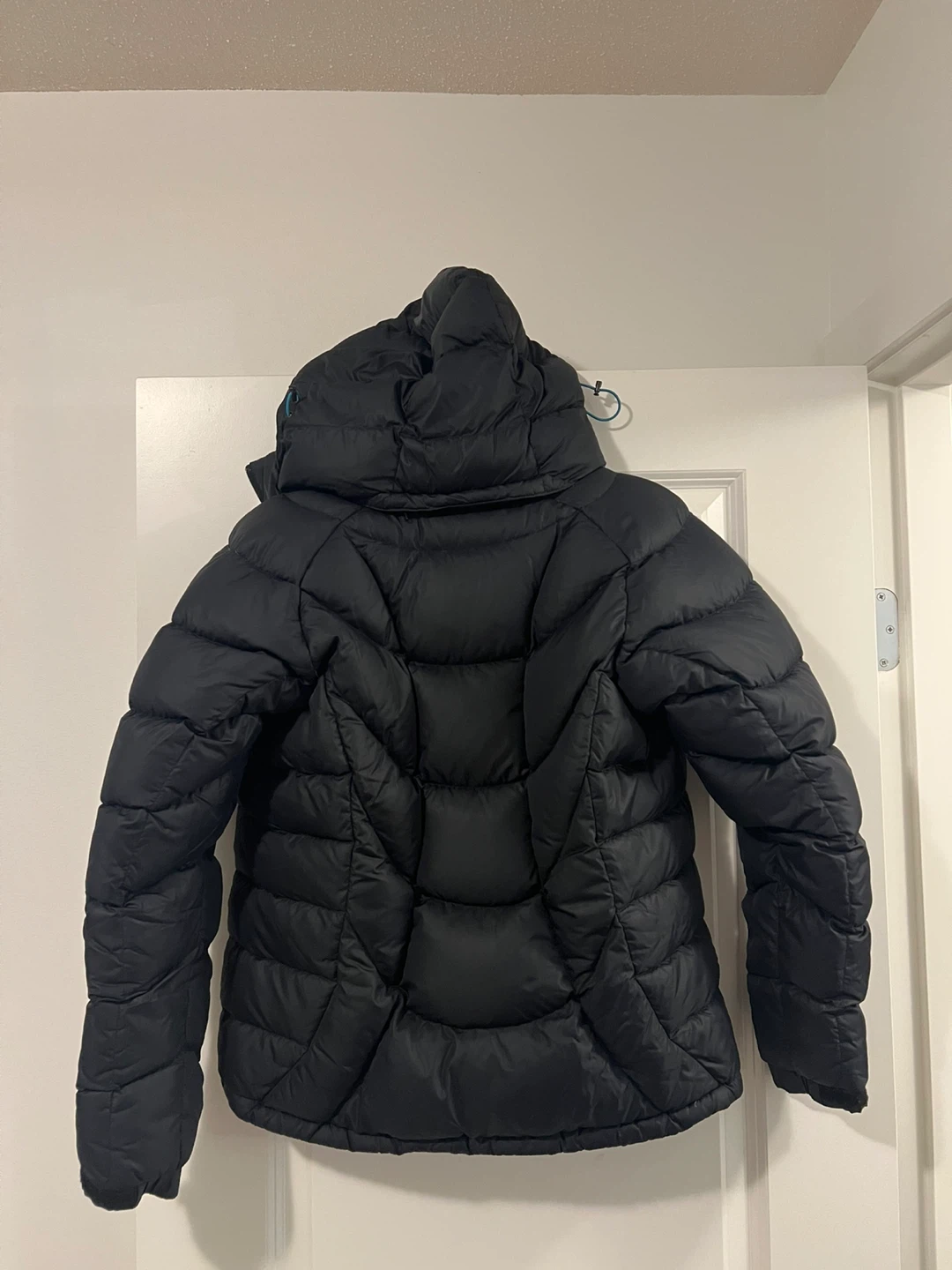 MEC Black Down Puffer Jacket - photo 3