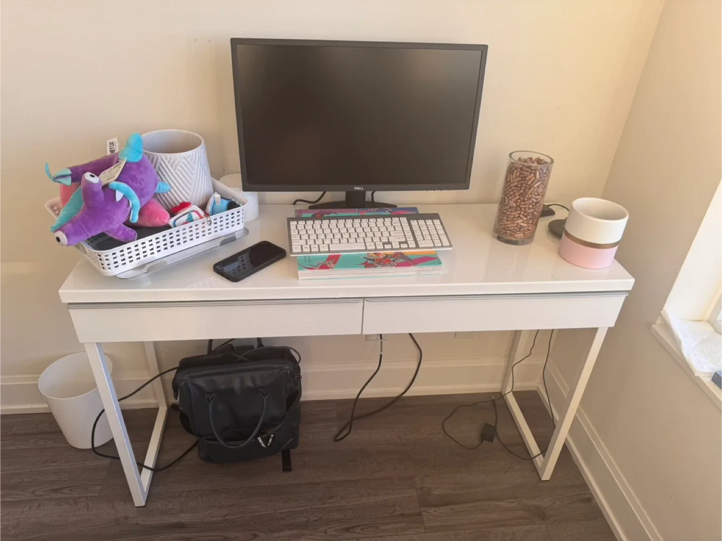 IKEA Hemnes White Desk image indicator(5)