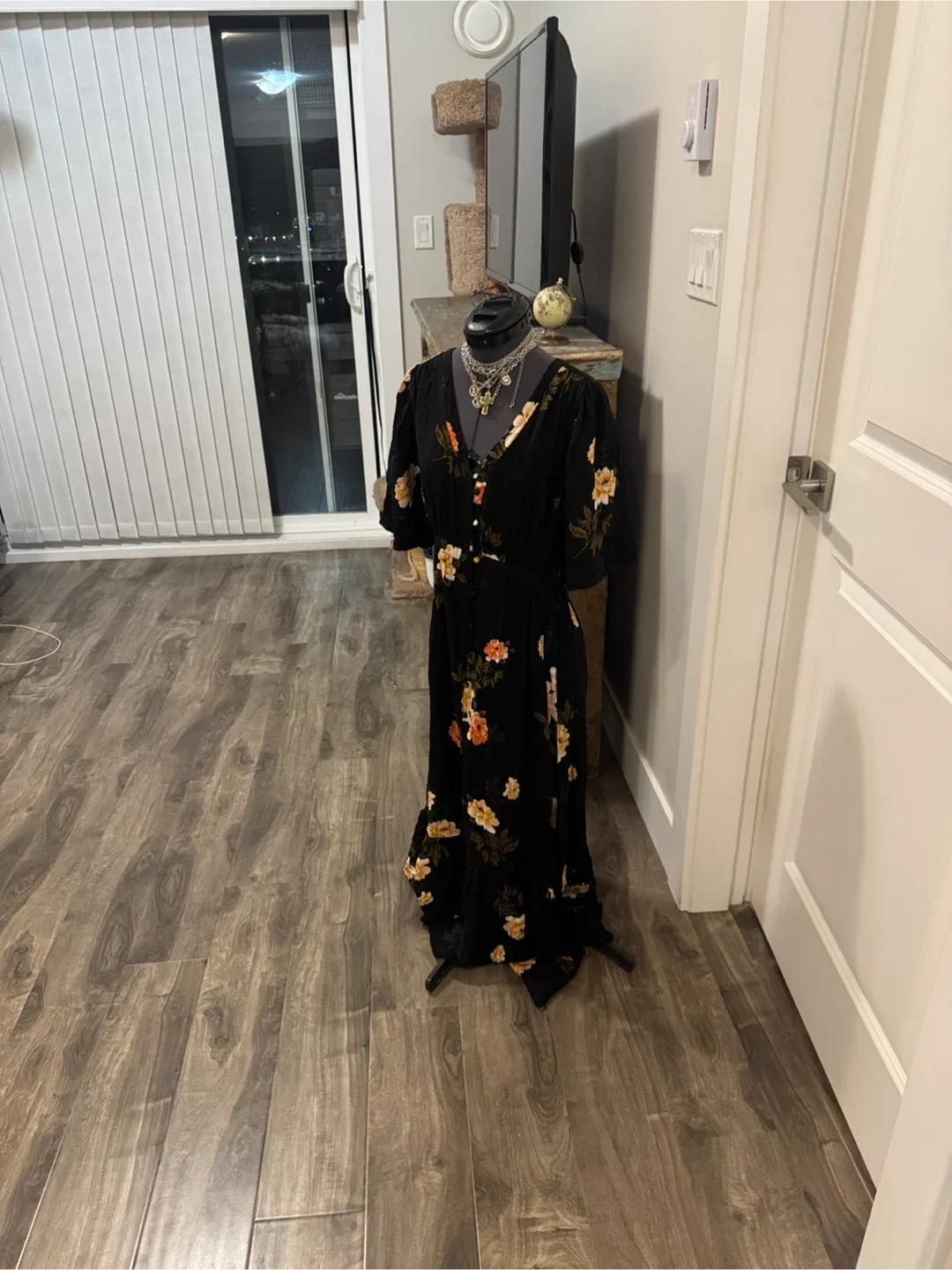 Saltwater LUXE black maxi dress - mes image indicator(6)