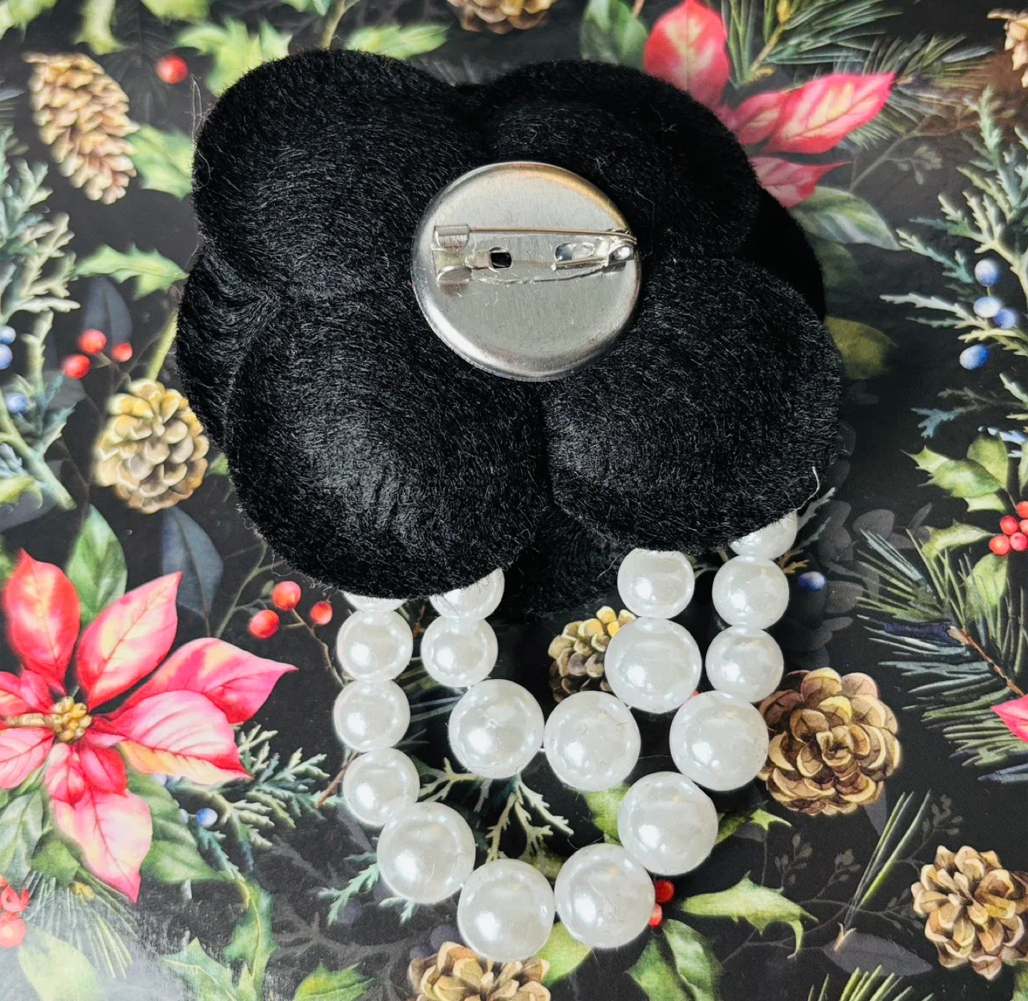 Camellia Flower Fabric Brooch with Pearls (Brand New) image indicator(6)