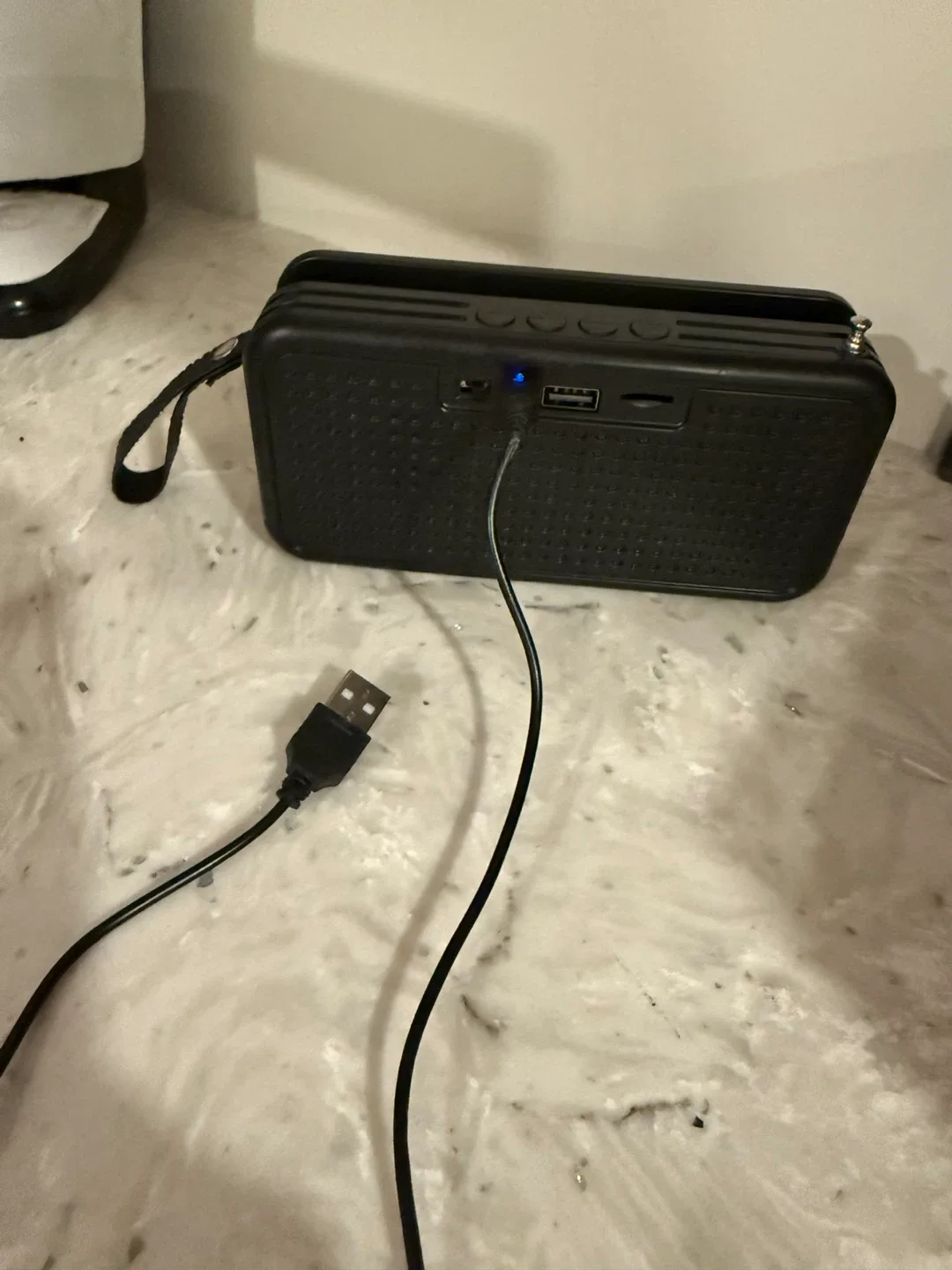 Portable Black Bluetooth Speaker image indicator(2)