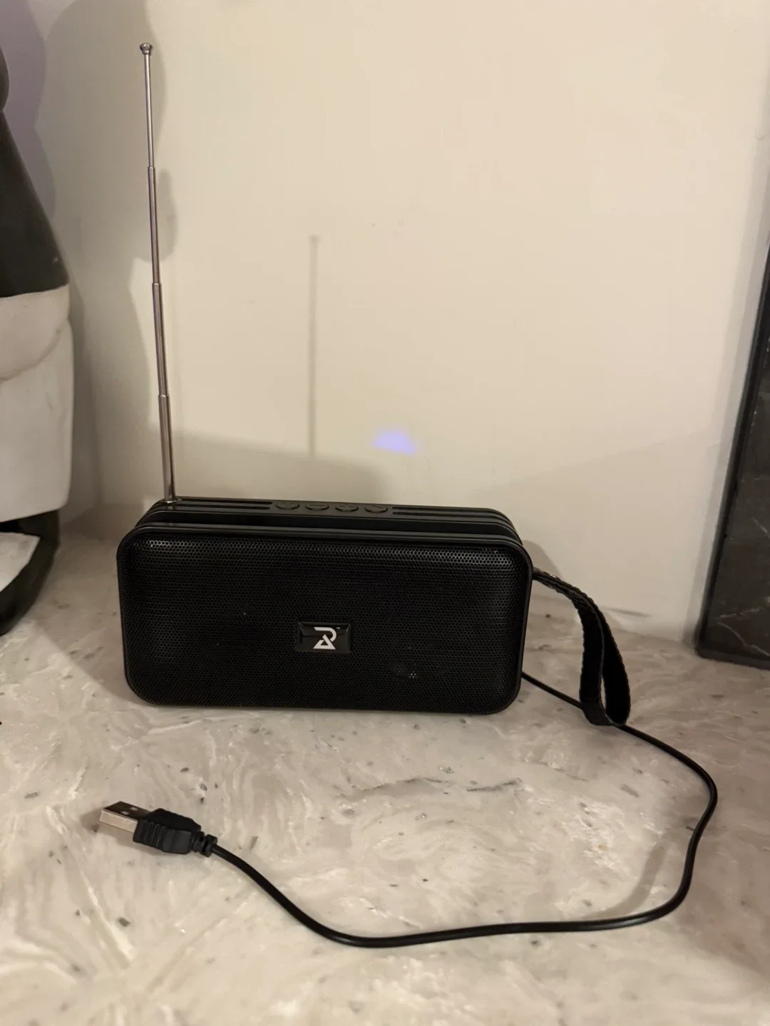 Portable Black Bluetooth Speaker image indicator(8)