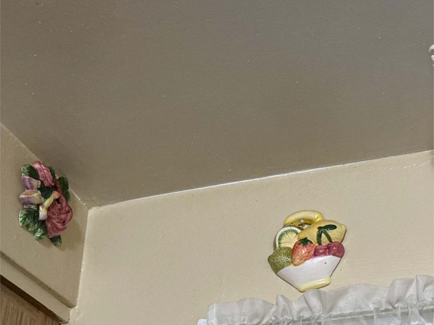 Vintage Ceramic Fruit/Vegetable Wall Decor - photo 2