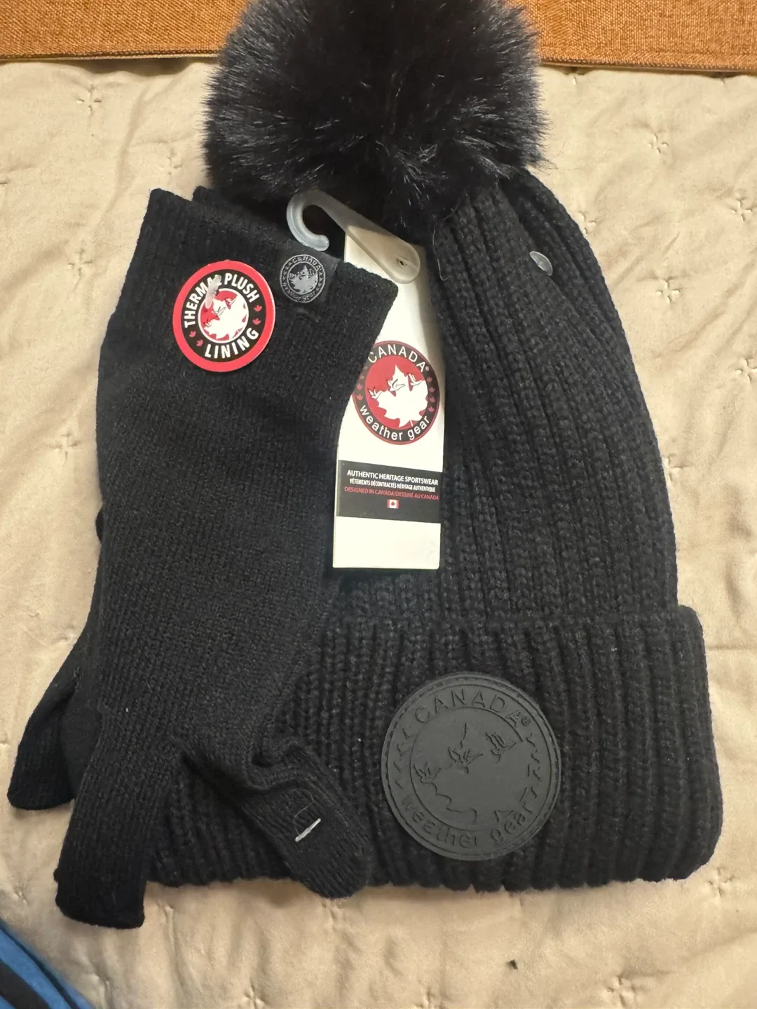 Canada Weather Gear Black Hat and Gloves Set