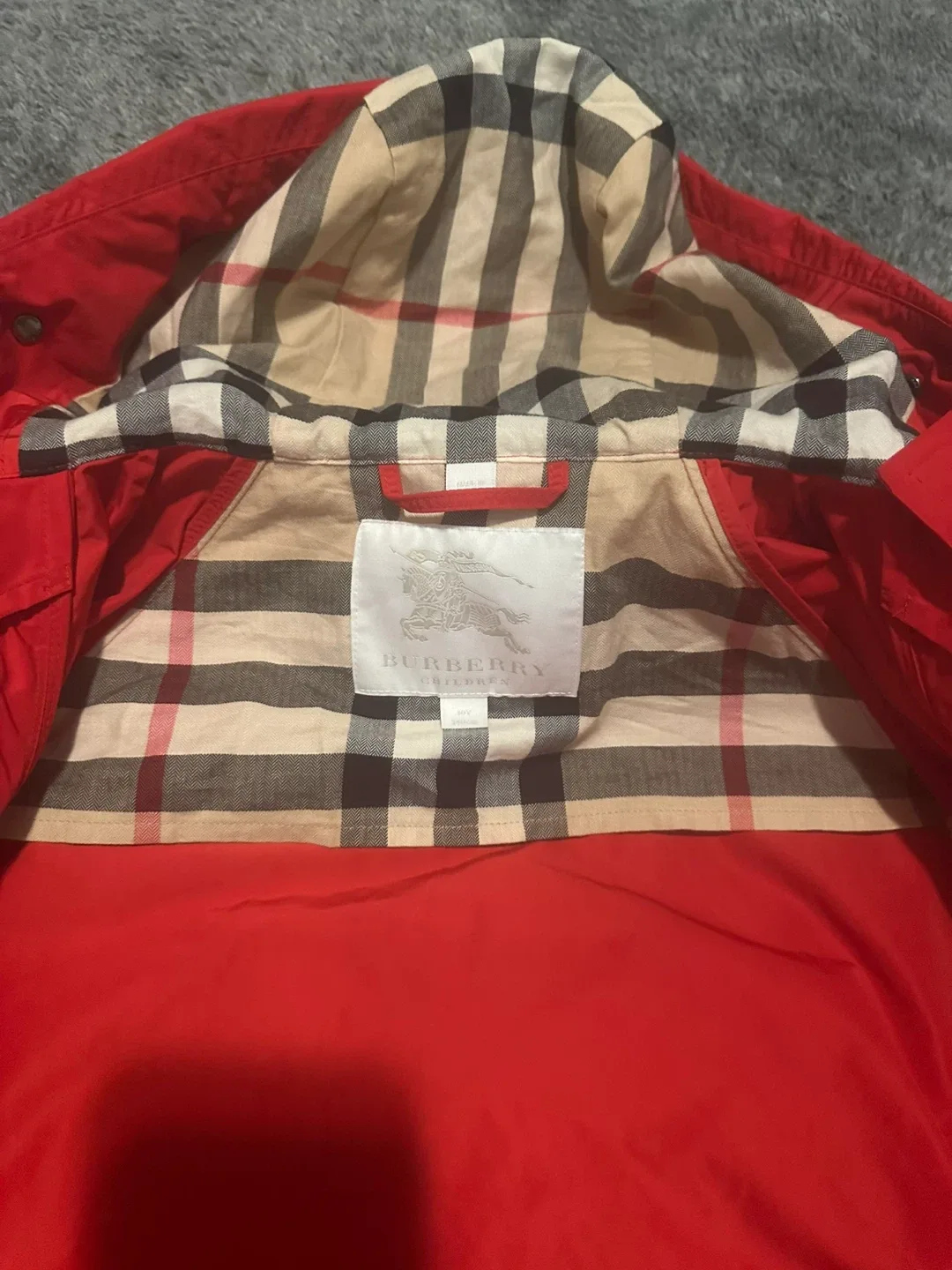 Burberry Red Jacket image indicator(2)