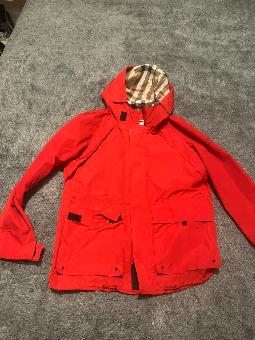 Burberry Red Jacket image indicator(4)