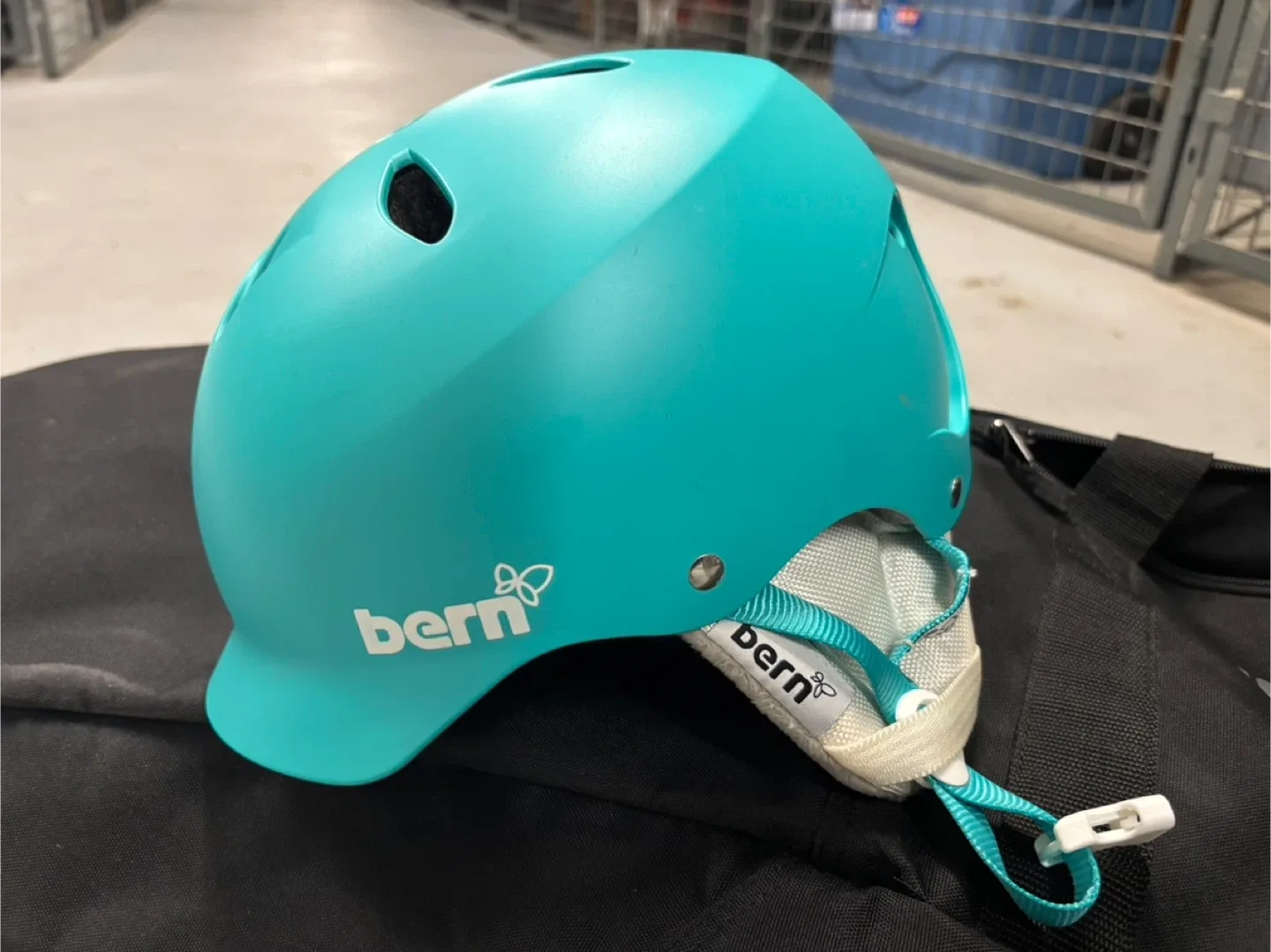 Bern Teal Snow Helmet Size M/L