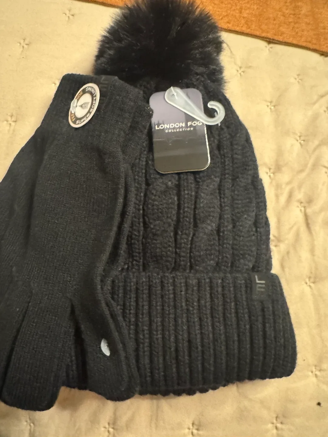 London Fog Black Hat and Gloves Set