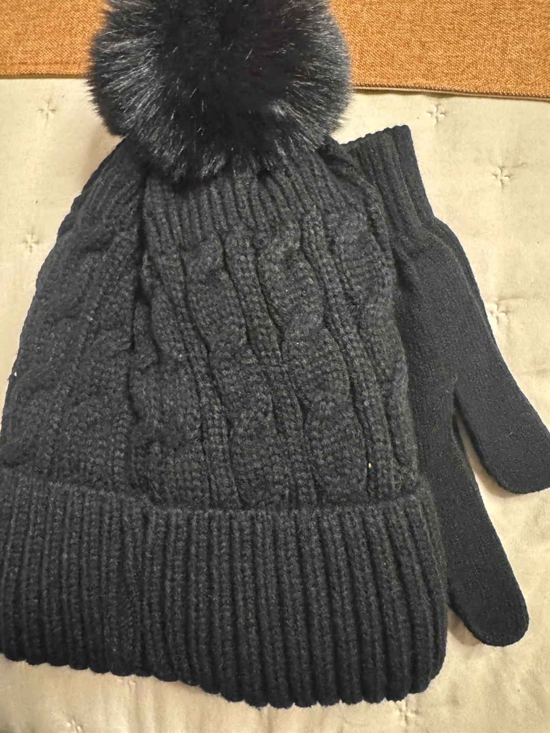 London Fog Black Hat and Gloves Set - photo 2