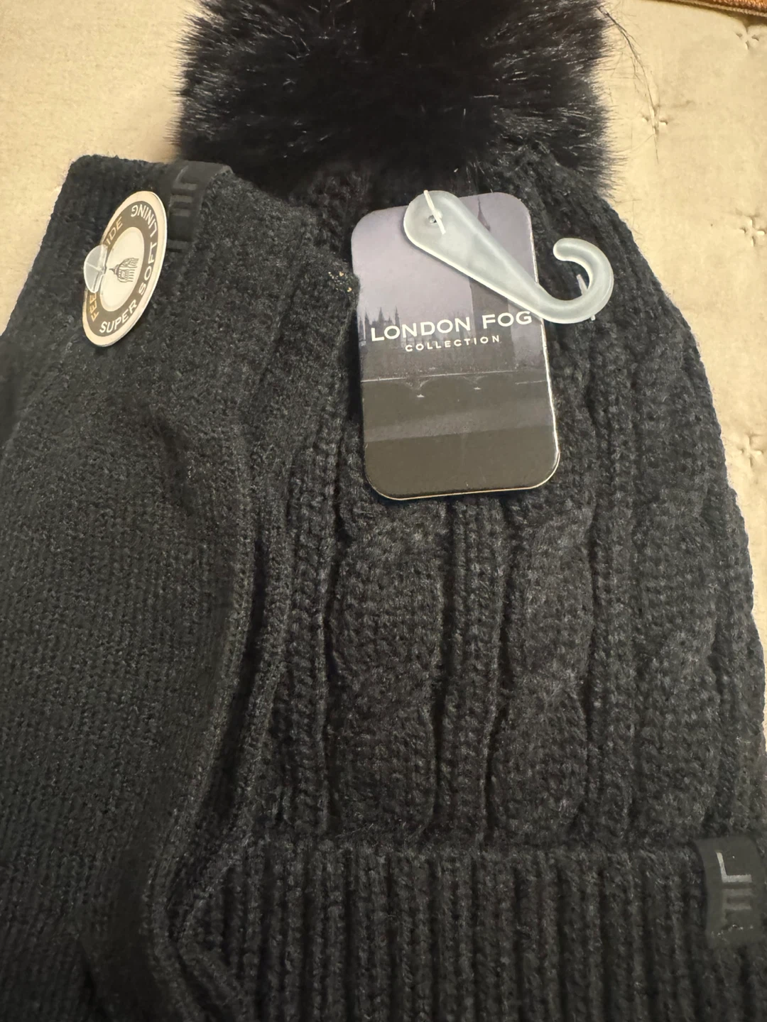London Fog Black Hat and Gloves Set - photo 4
