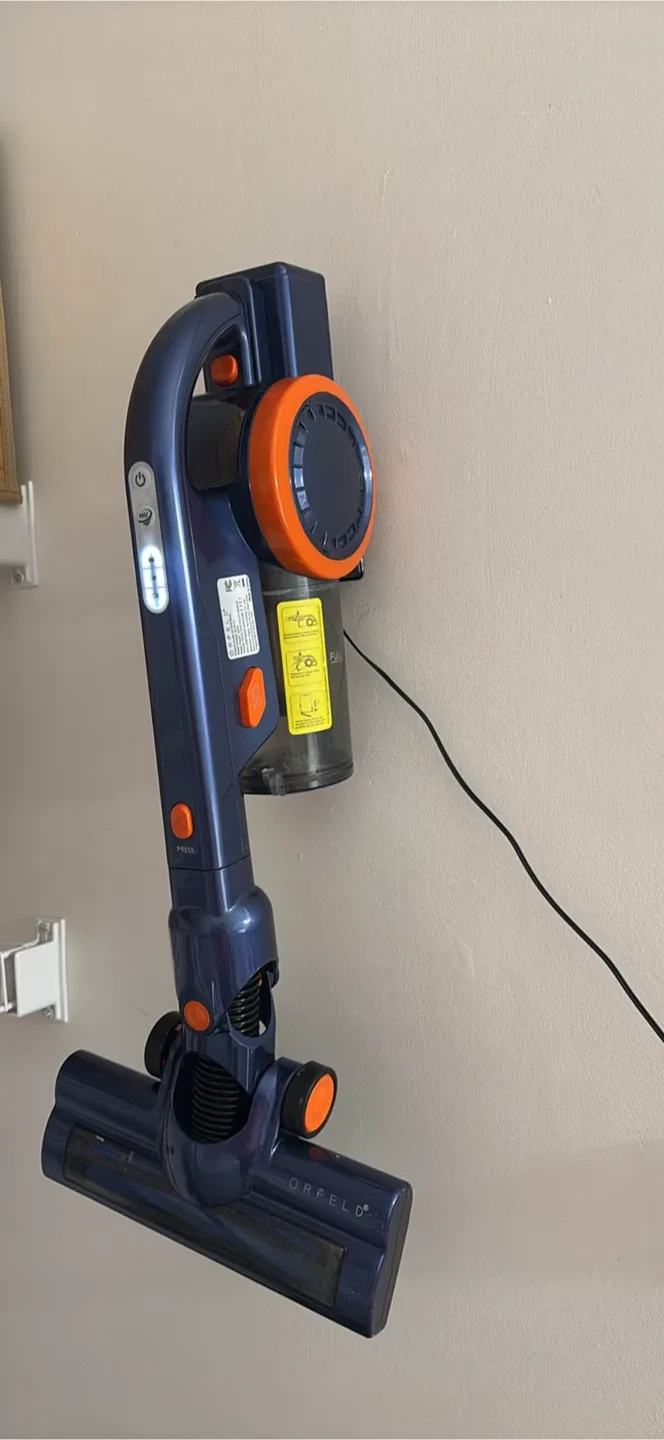 Orfeld EV-679 Cordless Stick Vacuum - Like New! image indicator(4)