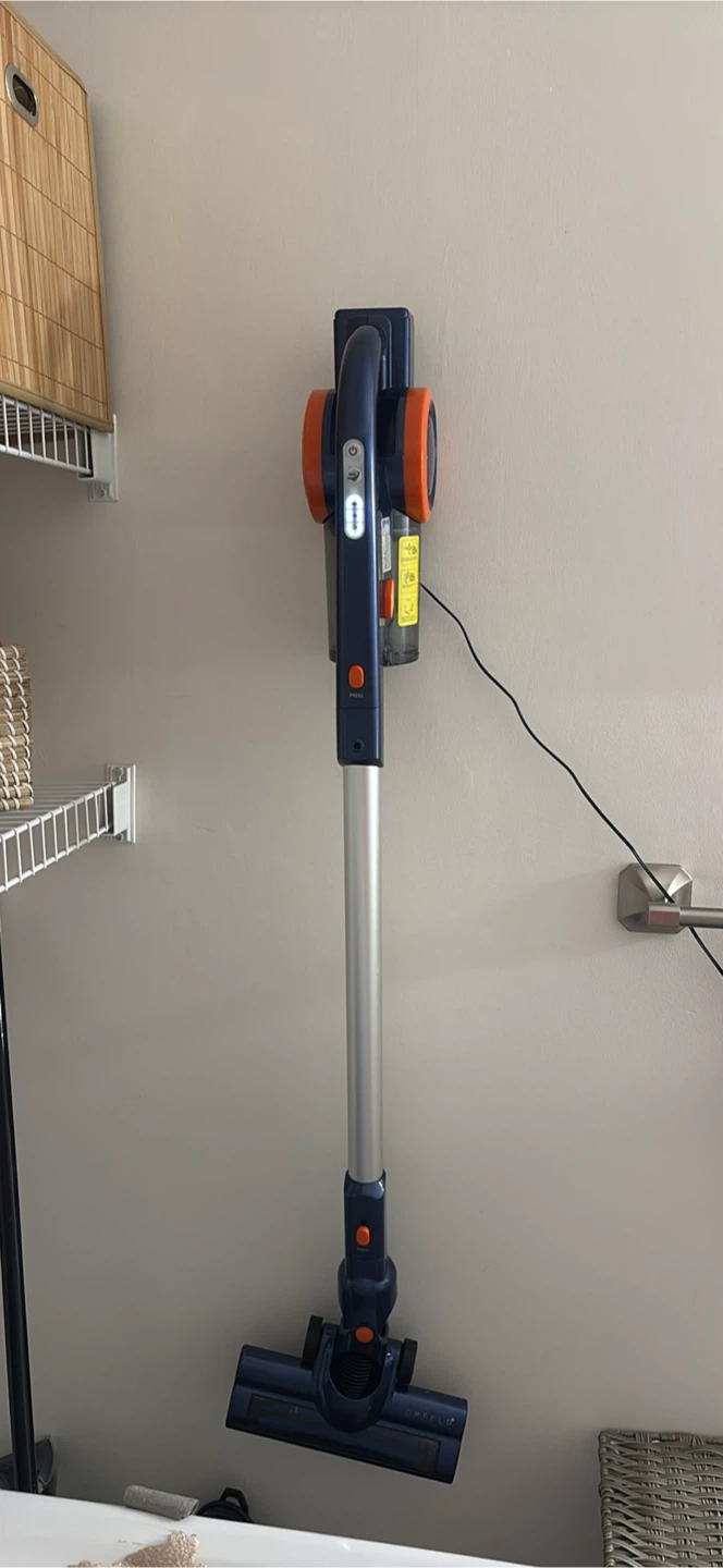 Orfeld EV-679 Cordless Stick Vacuum - Like New! - photo 5