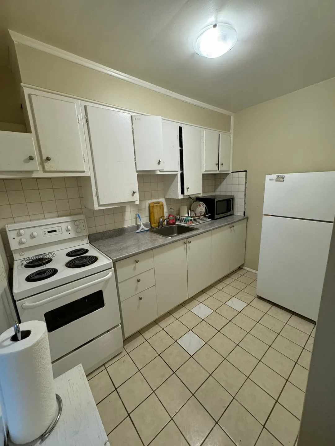 ACCOMODATION available for a girl image indicator(5)