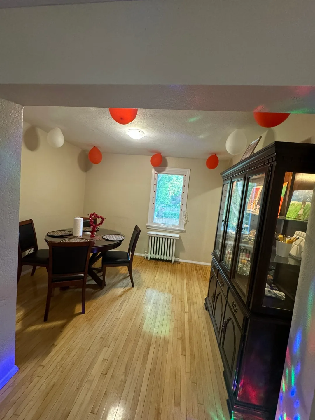 ACCOMODATION available for a girl image indicator(3)