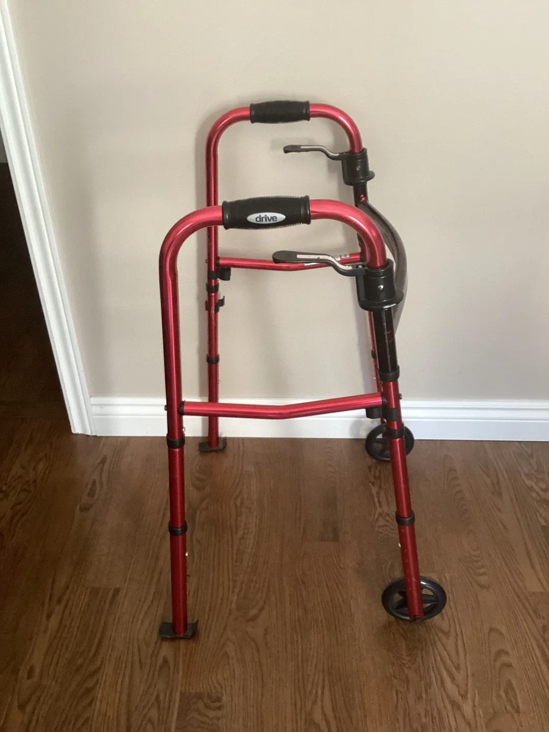 GREAT 2 WHEELED LIGHTWEIGHT WALKER (SEE DESCRIPTION) image indicator(2)