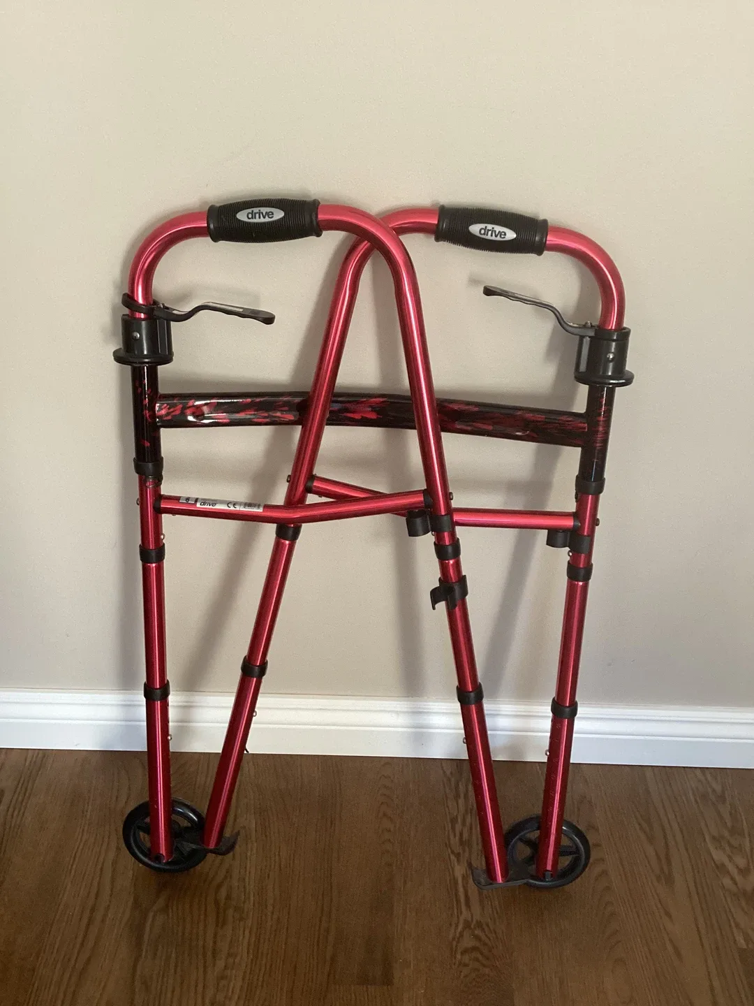 GREAT 2 WHEELED LIGHTWEIGHT WALKER (SEE DESCRIPTION) image indicator(3)
