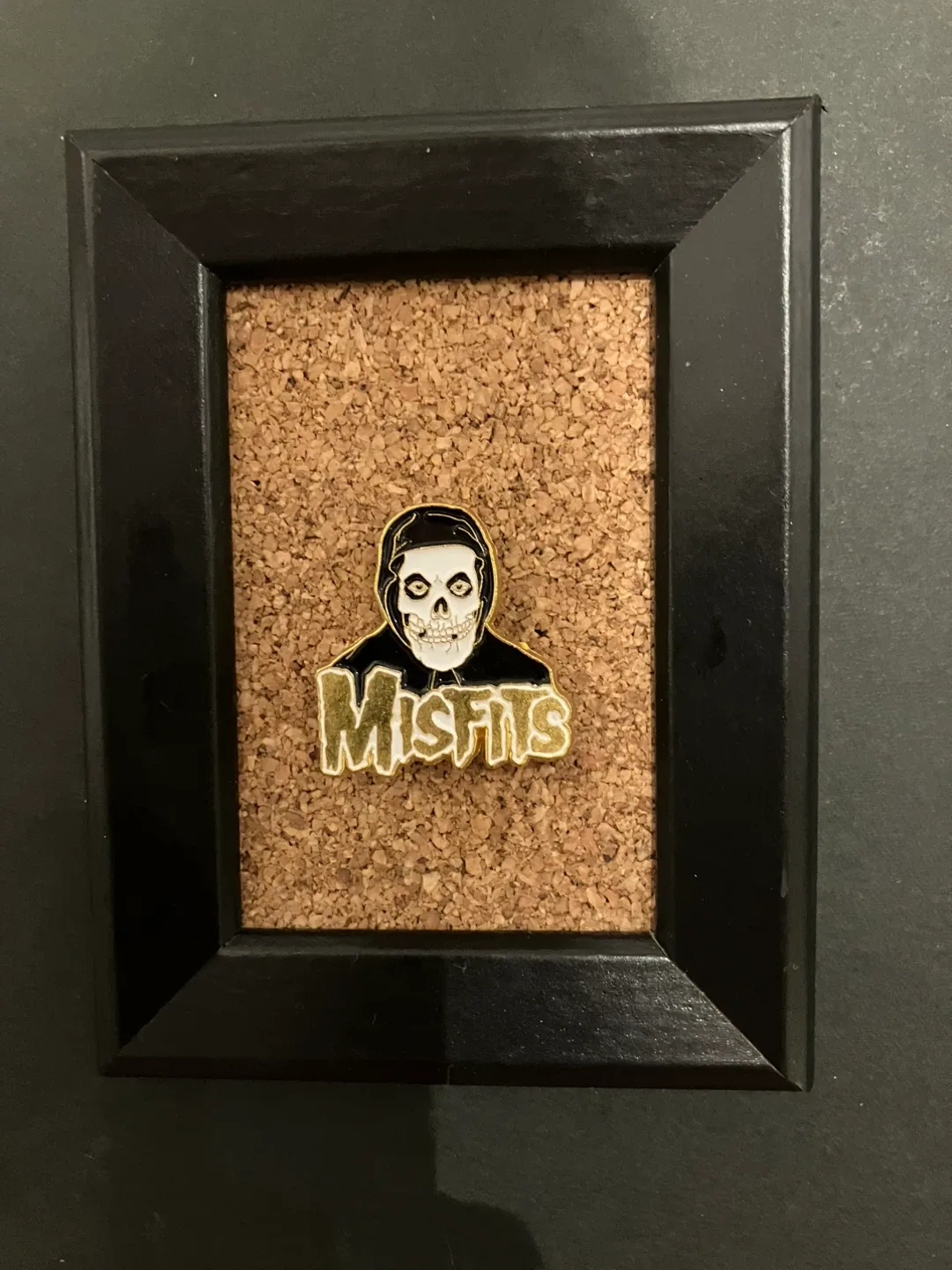 Misfits Skull Enamel Pin image indicator(4)
