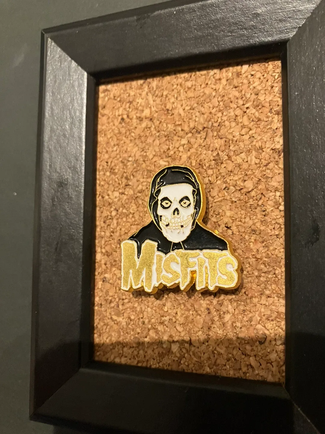 Misfits Skull Enamel Pin image indicator(3)