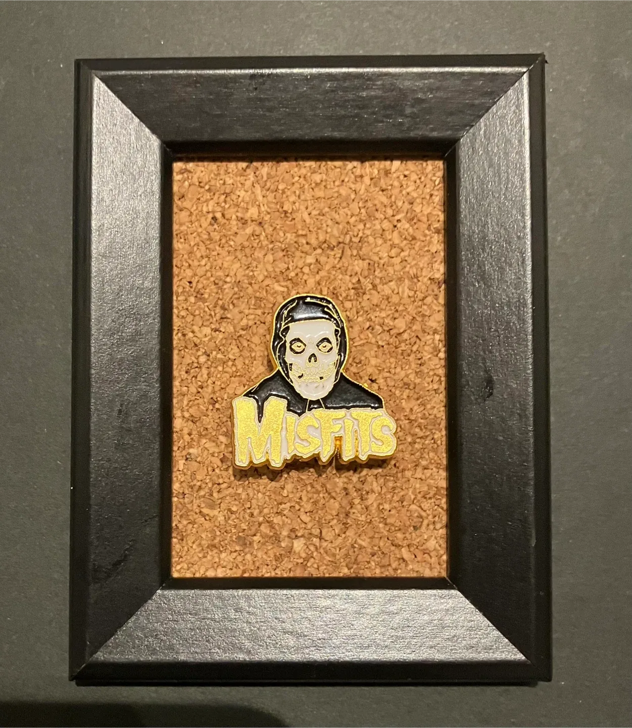 Misfits Skull Enamel Pin image indicator(2)