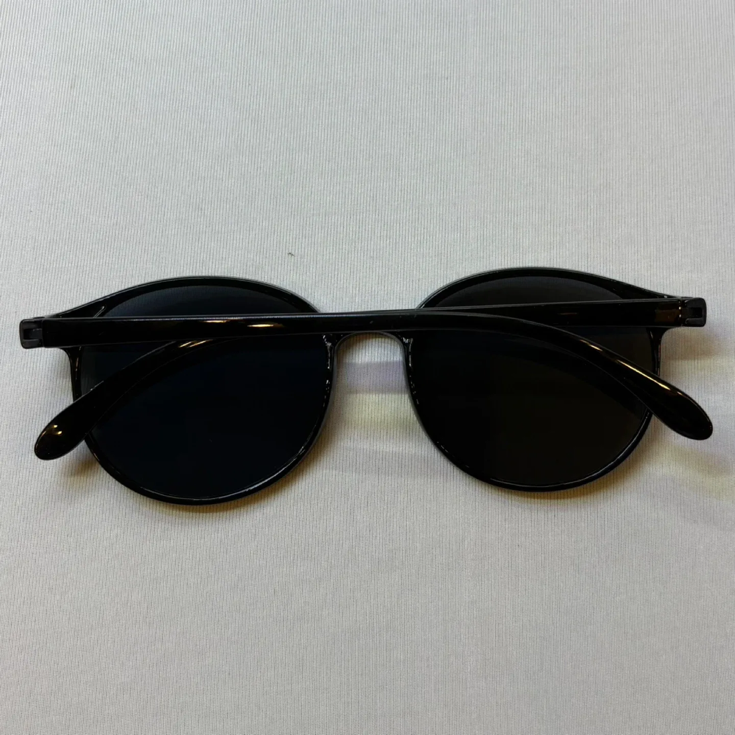 Meet Glasses Black Round Frame Dark Tint Sunglasses (1) image indicator(5)