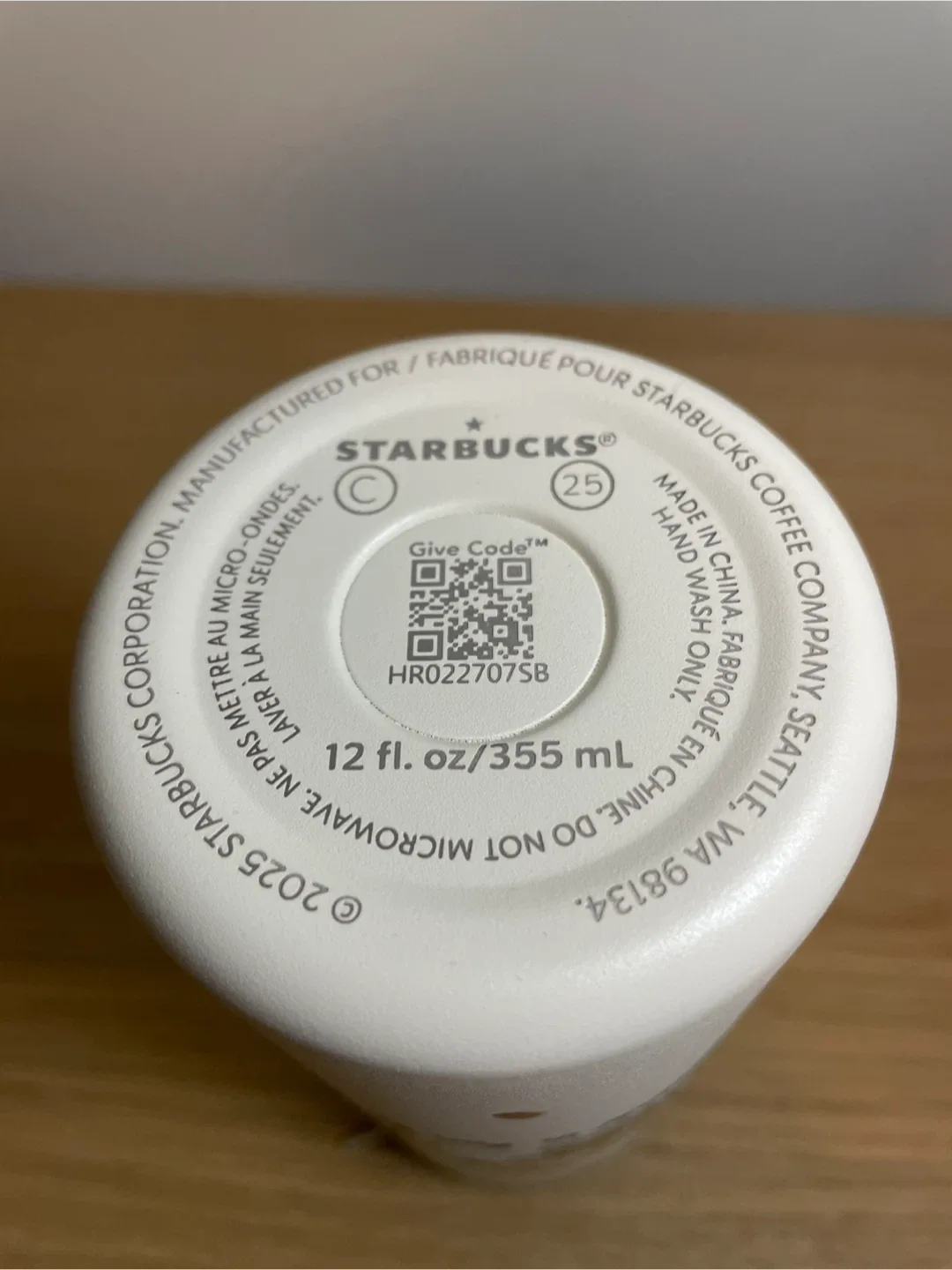 hello kitty x starbucks tumbler image indicator(5)