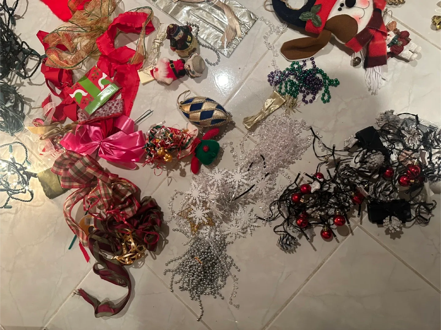 Miscellaneous Christmas decorations and lights image indicator(5)