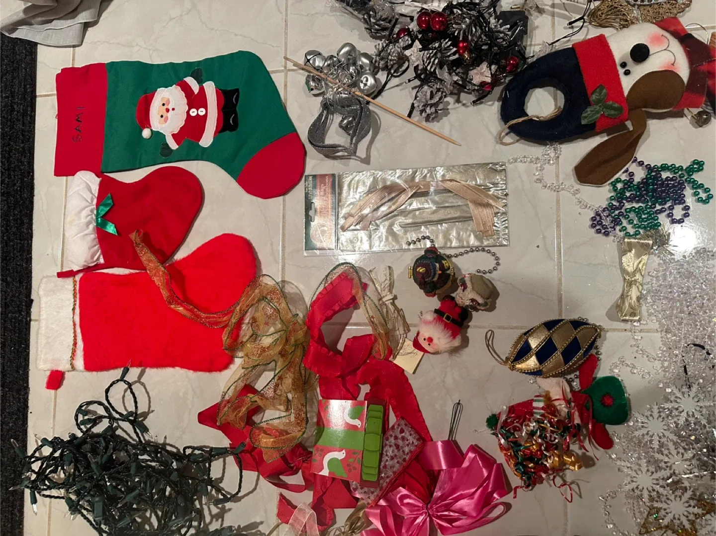 Miscellaneous Christmas decorations and lights image indicator(3)