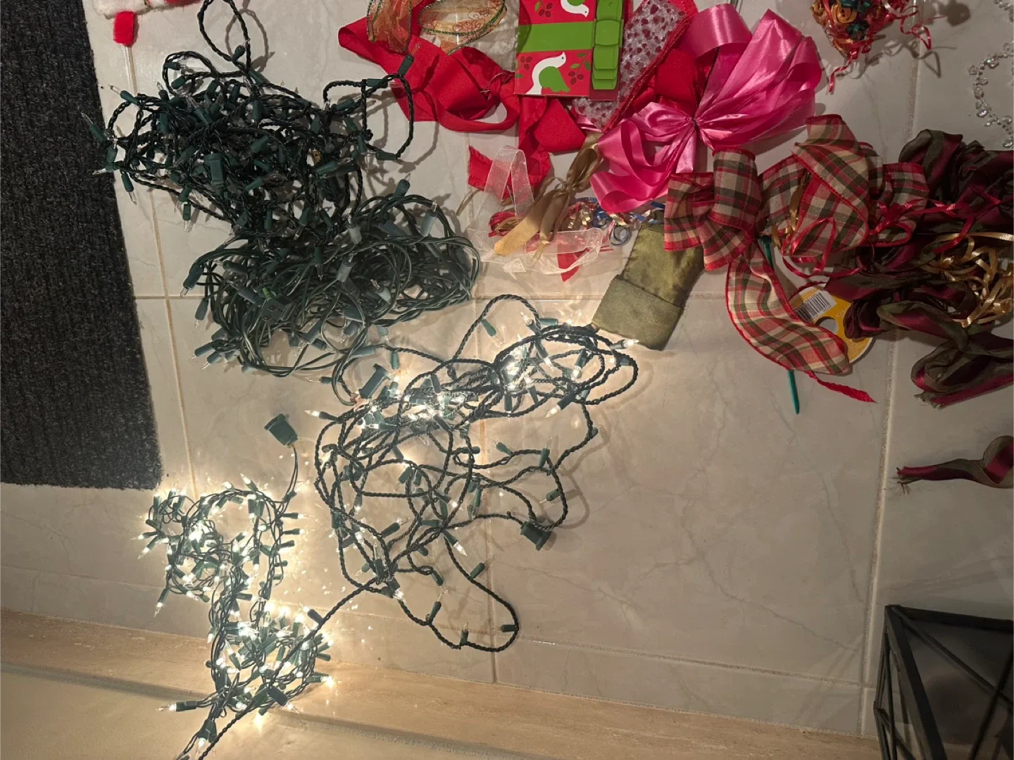 Miscellaneous Christmas decorations and lights image indicator(2)