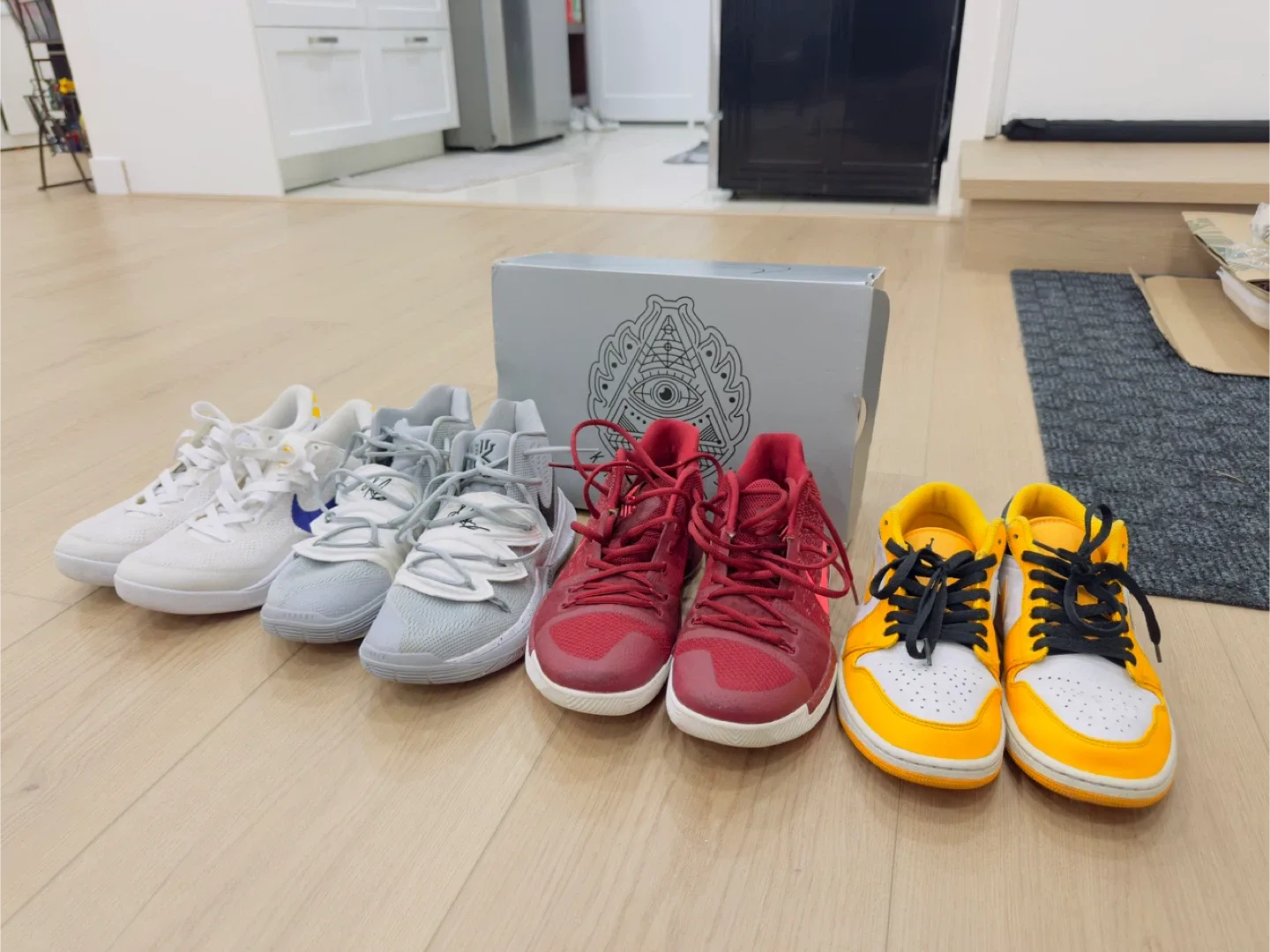 Nike Kyrie 5, Air Jordan 1 Shoes image indicator(2)