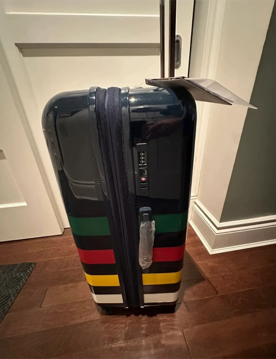 HBC Hudson’s Bay Stripes Heys 30”/76cm check-in luggage image indicator(2)