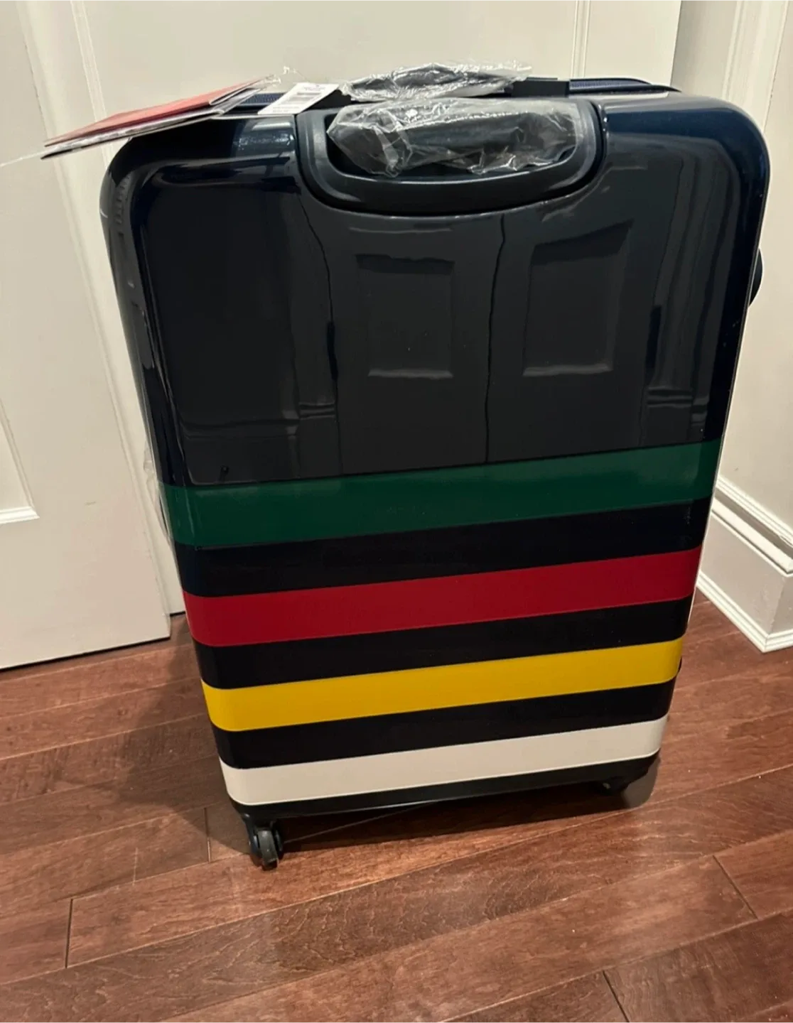 HBC Hudson’s Bay Stripes Heys 30”/76cm check-in luggage image indicator(3)