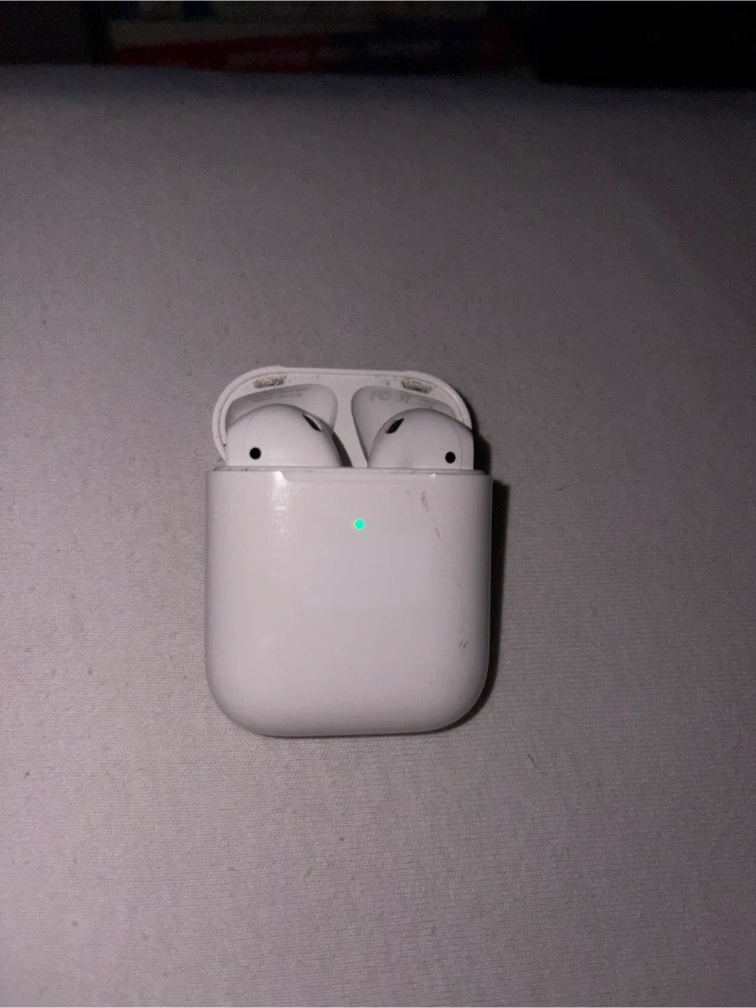 Used Apple AirPods image indicator(2)