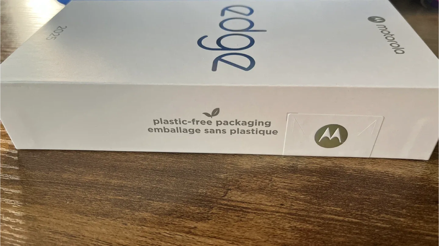 New Motorola Edge 2025 Cell Phone - in sealed box! image indicator(3)