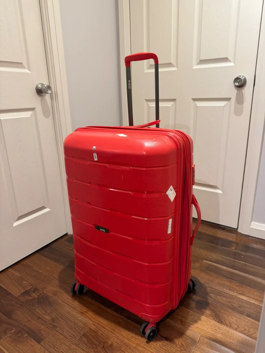 Fair Condition Large Luggage for Sale image indicator(2)
