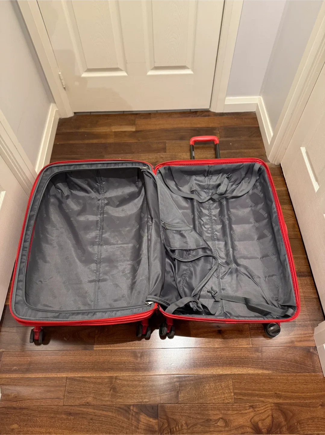 Fair Condition Large Luggage for Sale image indicator(4)