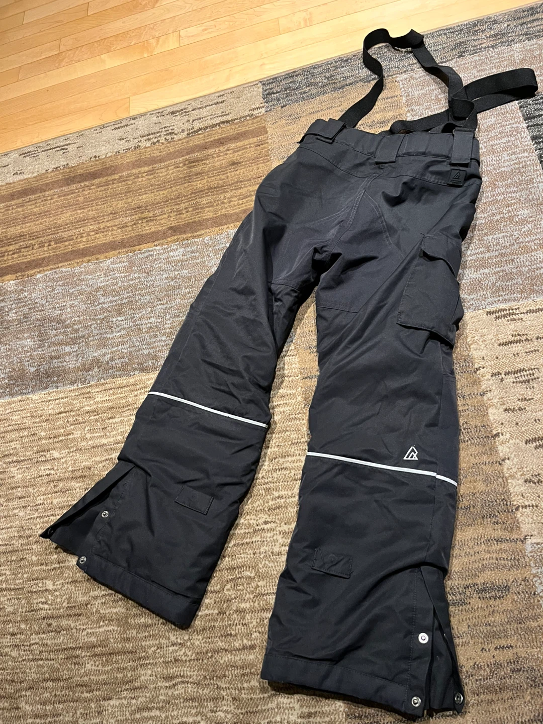 2 Ripzone Snow Pants