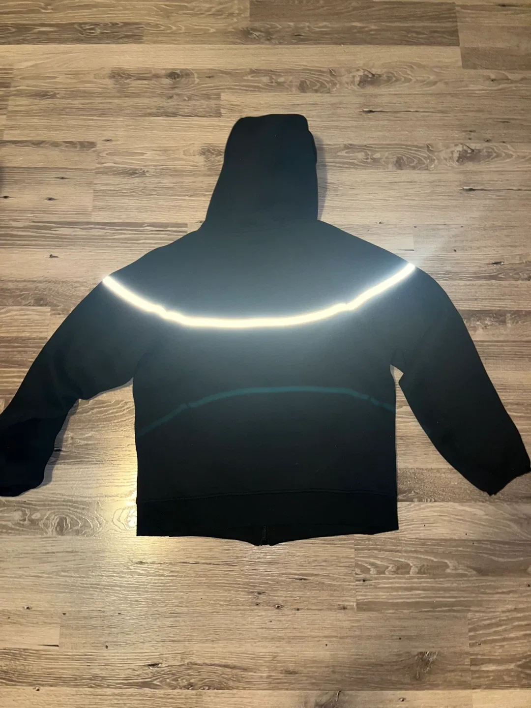 Black Reflective Nike Tech Hoodie - Size L image indicator(4)