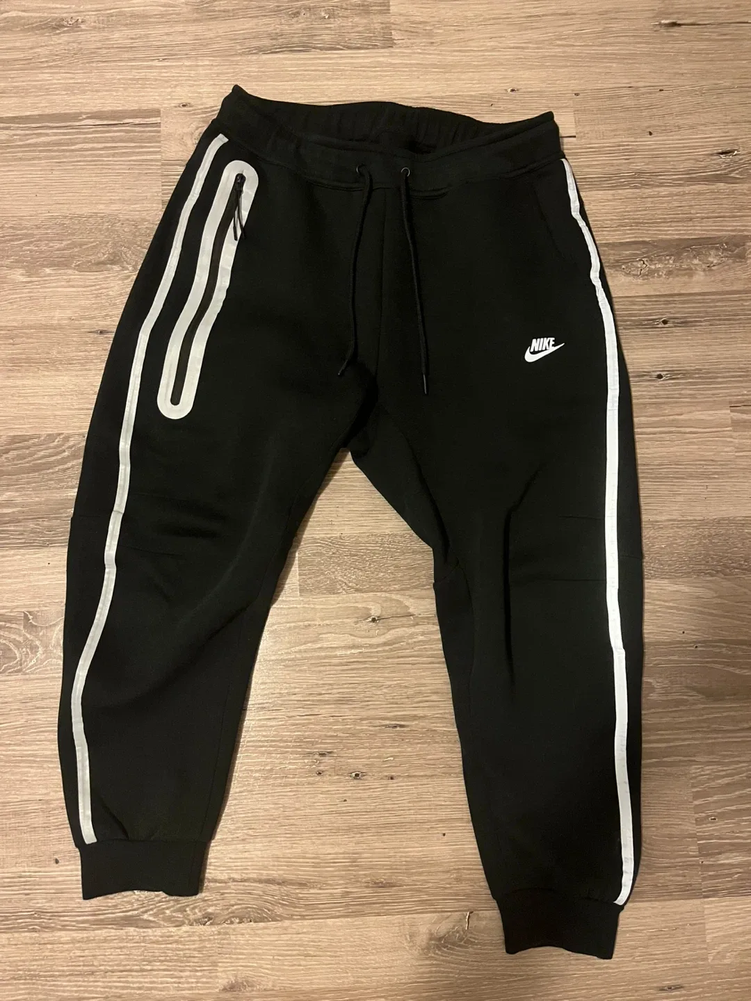 Black Reflective Nike Tech Hoodie - Size L image indicator(6)