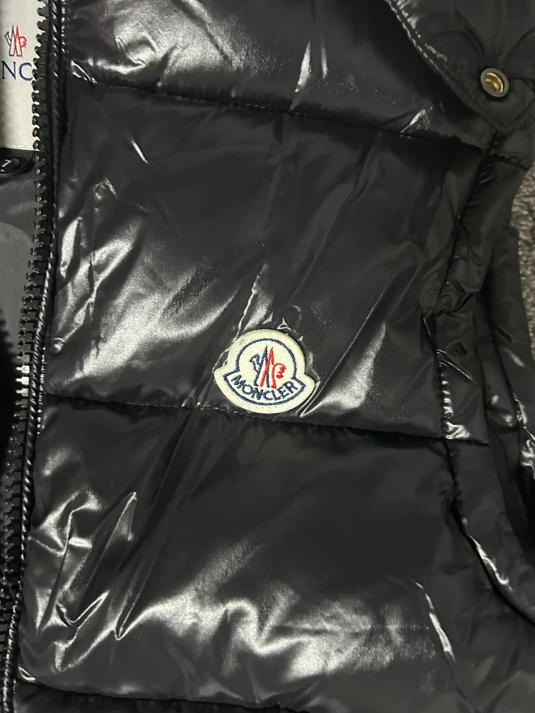 Moncler vest image indicator(6)