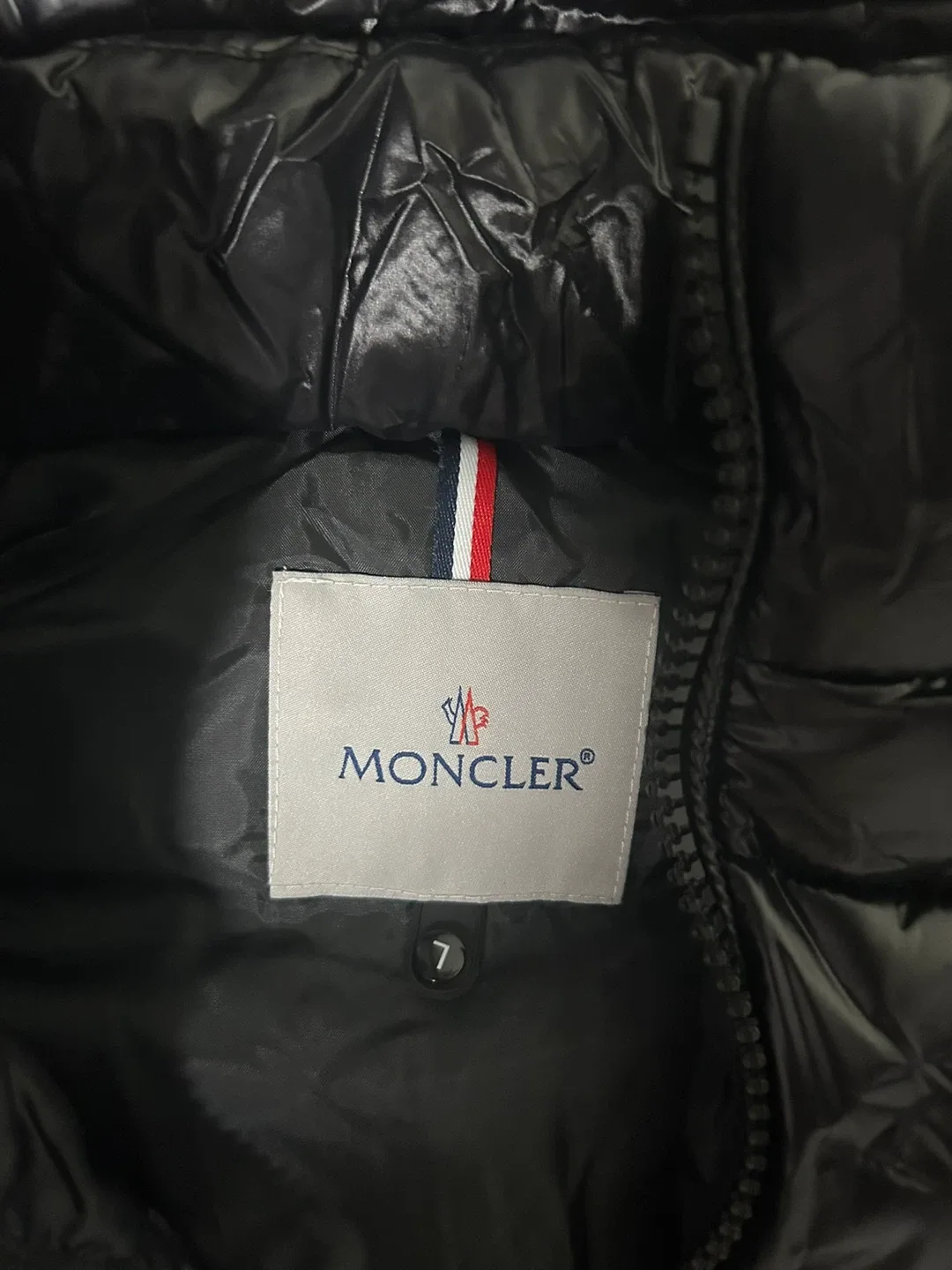 Moncler vest image indicator(5)