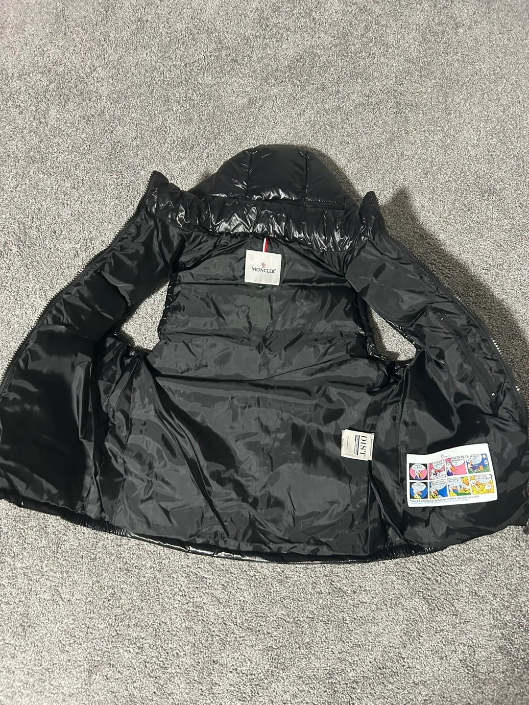 Moncler vest image indicator(2)