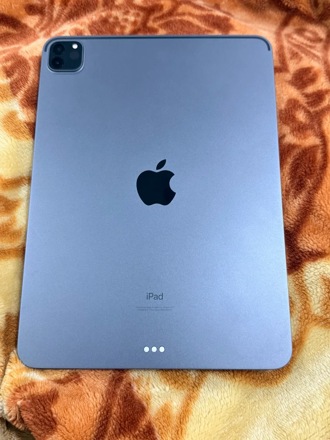 iPad Pro 11” (M1, 3rd Gen) 128GB image indicator(2)