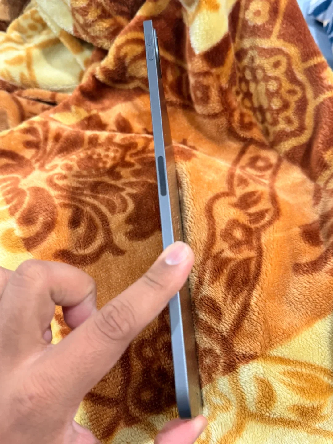 iPad Pro 11” (M1, 3rd Gen) 128GB image indicator(7)