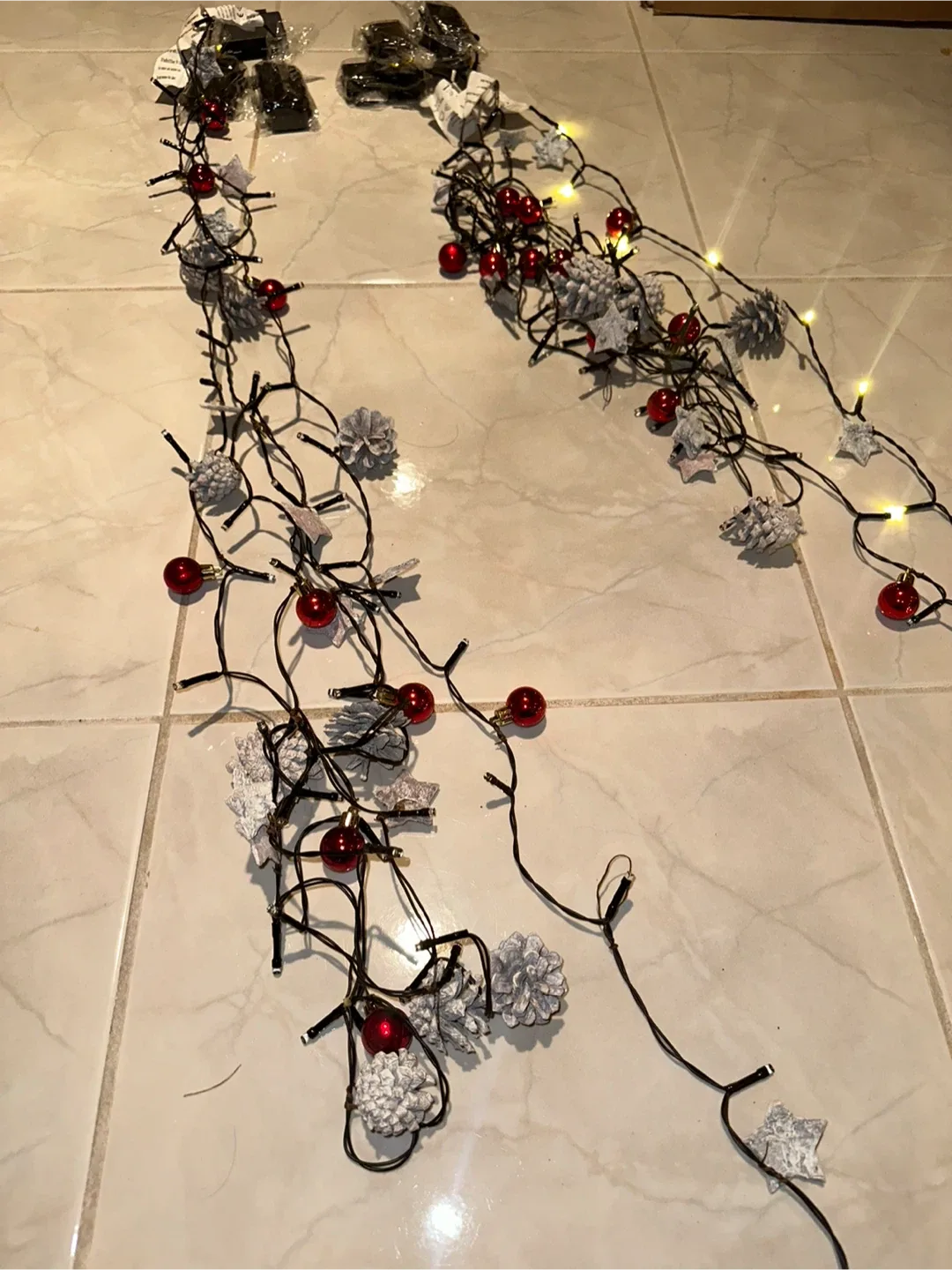 Christmas String Lights with Pinecones & Berries plug in battery image indicator(3)