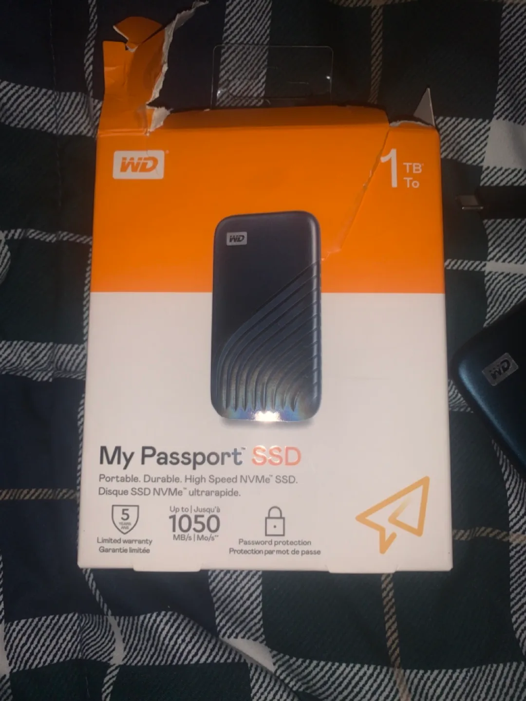 WD My Passport 1TB SSD - Blue - Like New! image indicator(2)
